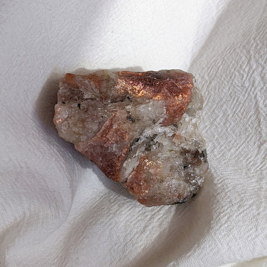 [SU11] Raw Sunstone with Biotite 太陽石黑雲母原石