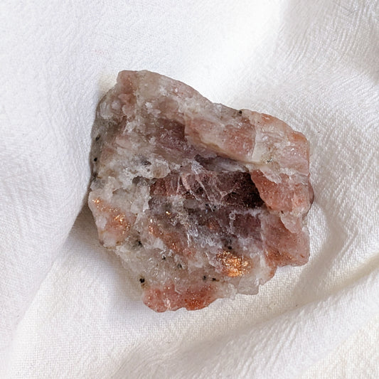 [SU04] Raw Sunstone with Biotite 太陽石黑雲母原石