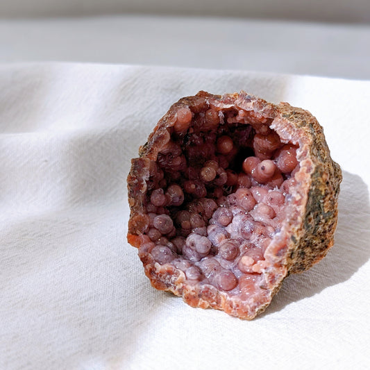 [CD02] Pink Chalcedony Stalactite Geode 摩洛哥粉紅瑪瑙洞