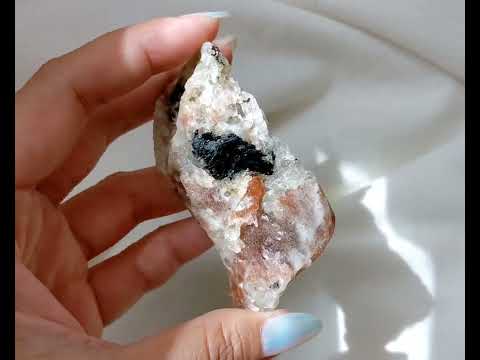 [SU09] Raw Sunstone with Biotite 太陽石黑雲母原石