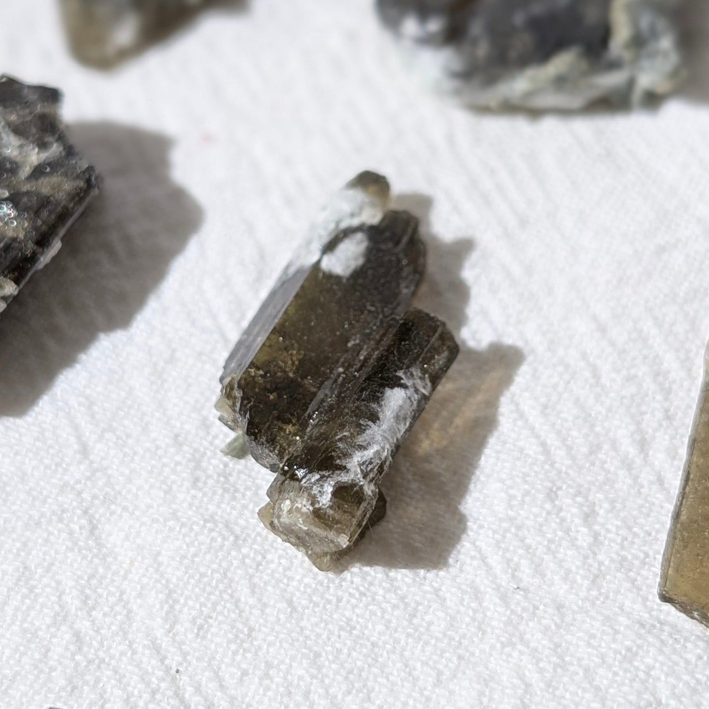 Gemmy Epidote 15pcs lot, Pakistan 高品綠簾石