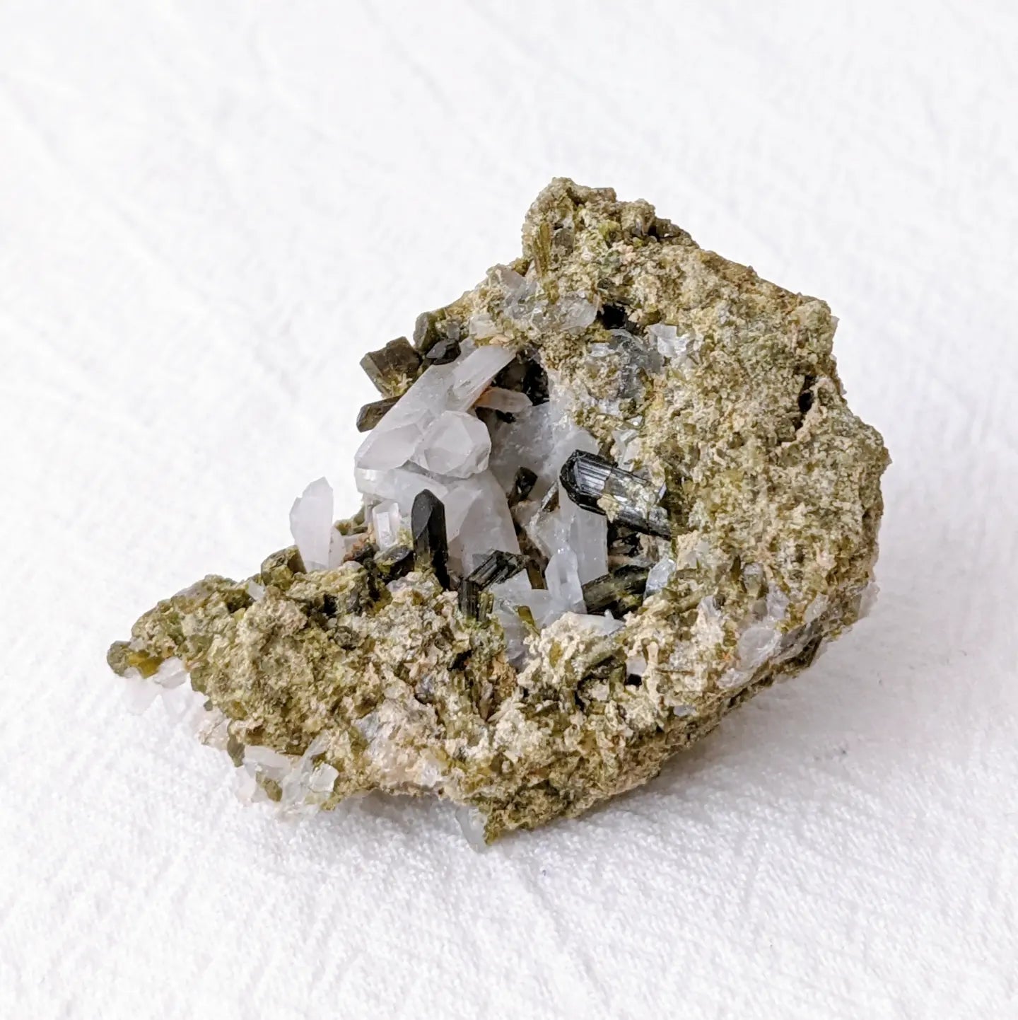 [EP02] Epidote with Quartz 秘魯綠簾石白水晶共生