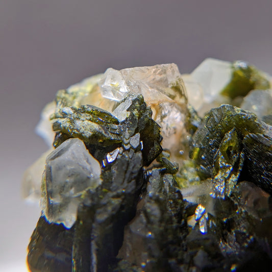 [EP01] Epidote with Clear Quartz 綠簾石水晶共生