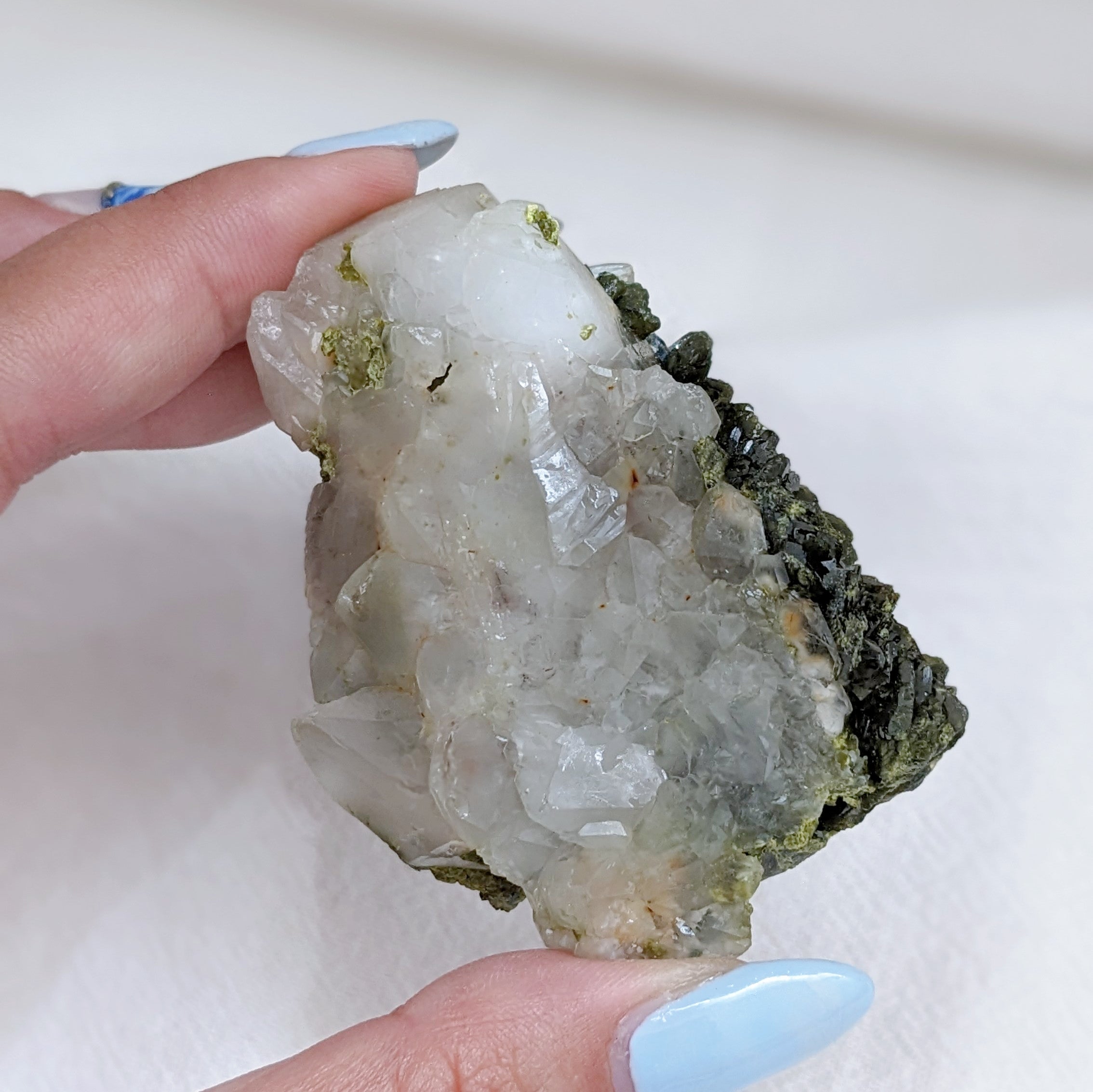 EP01] Epidote with Clear Quartz 綠簾石水晶共生– Moonpath Stones