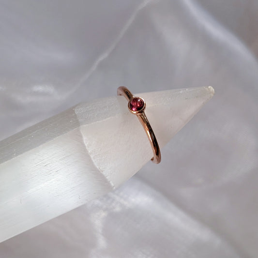 [MRGA01] Garnet Rose Gold Plated Silver Ring 石榴石玫瑰金色銀戒指