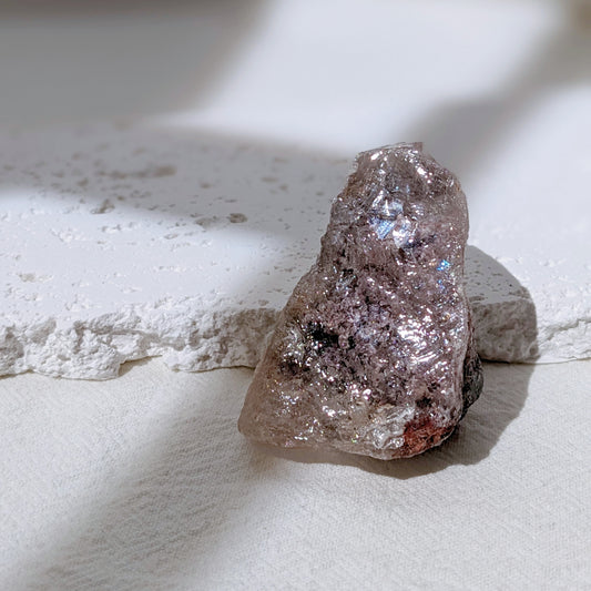 [LD04] Clear Quartz with Lodolite 粉幽靈水晶原石