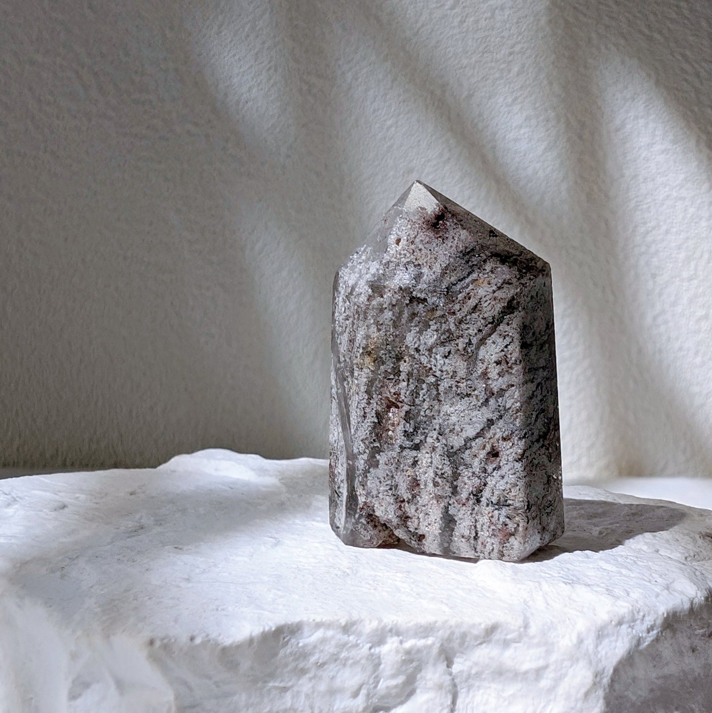 [LD06] Clear Quartz with Lodolite mini obelisk 白幽靈水晶小柱