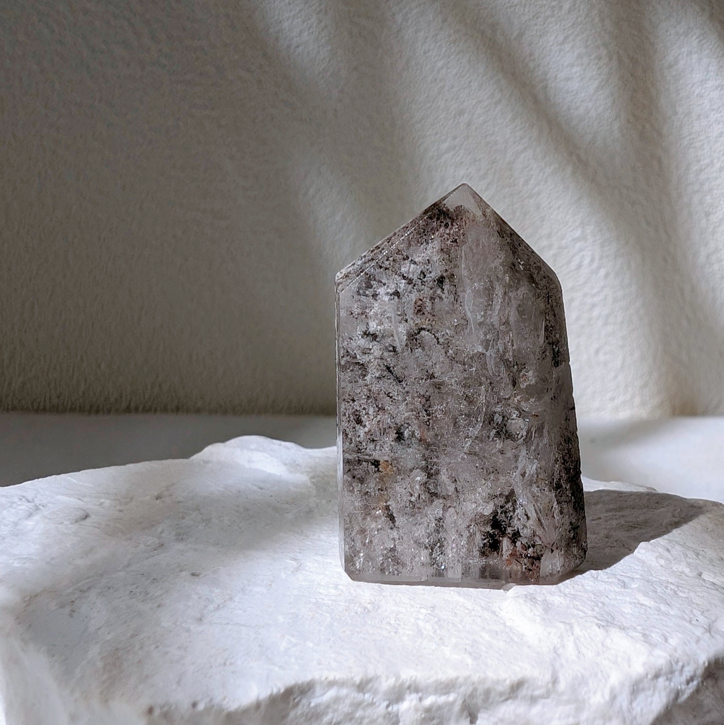 [LD06] Clear Quartz with Lodolite mini obelisk 白幽靈水晶小柱