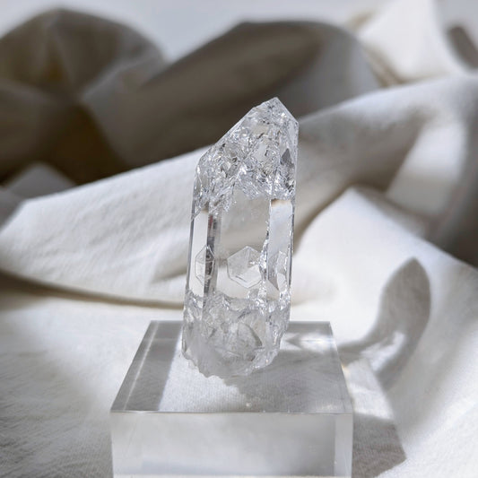 [HQ03] Himalayan Quartz with keyhole, India