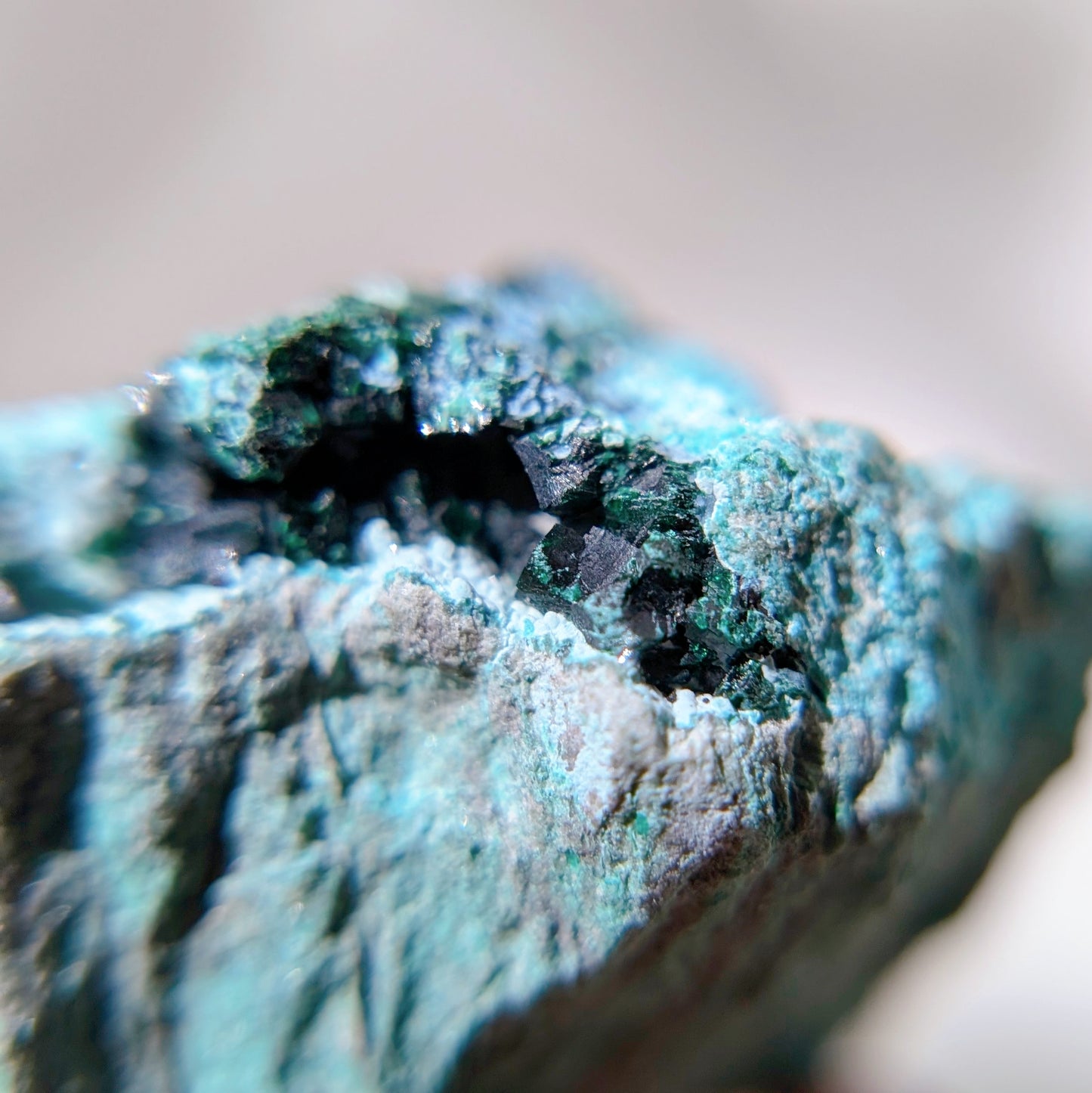 [CY06] Druzy Chrysocolla Malachite and Dioptase, Congo 孔雀礦硅孔雀礦翠銅礦水晶共生