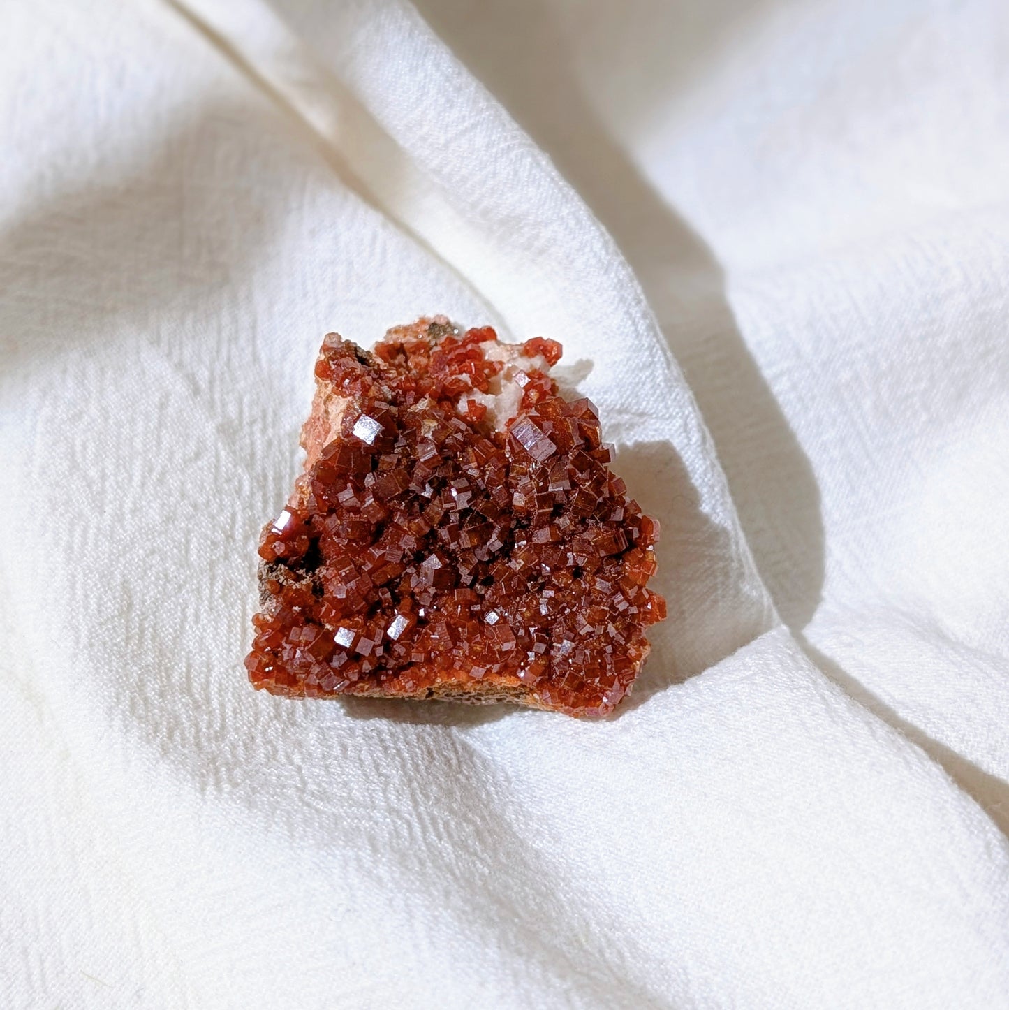 [VD05] High Grade Vanadinite on White Barite 精品摩洛哥釩鉛礦重晶石共生