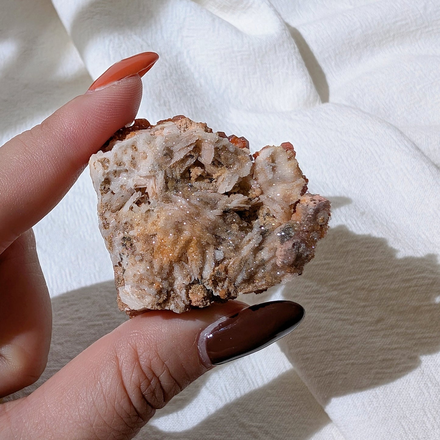 [VD05] High Grade Vanadinite on White Barite 精品摩洛哥釩鉛礦重晶石共生