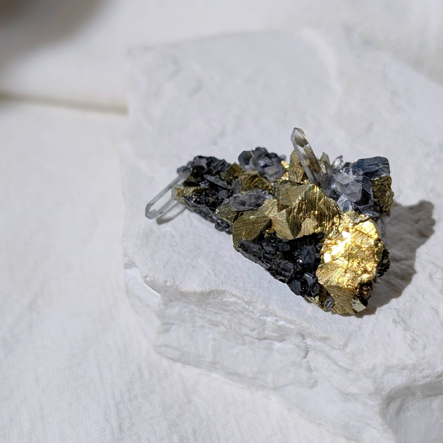 [GA07] Chalcopyrite, Galena with Quartz, Bulgaria 保加利亞黃銅礦方鉛礦白水晶共生