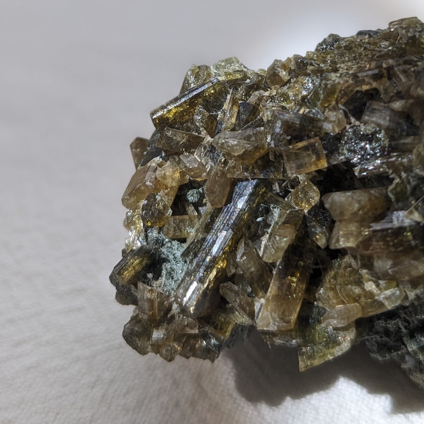 [EP03] Gemmy Epidote Cluster, Peru