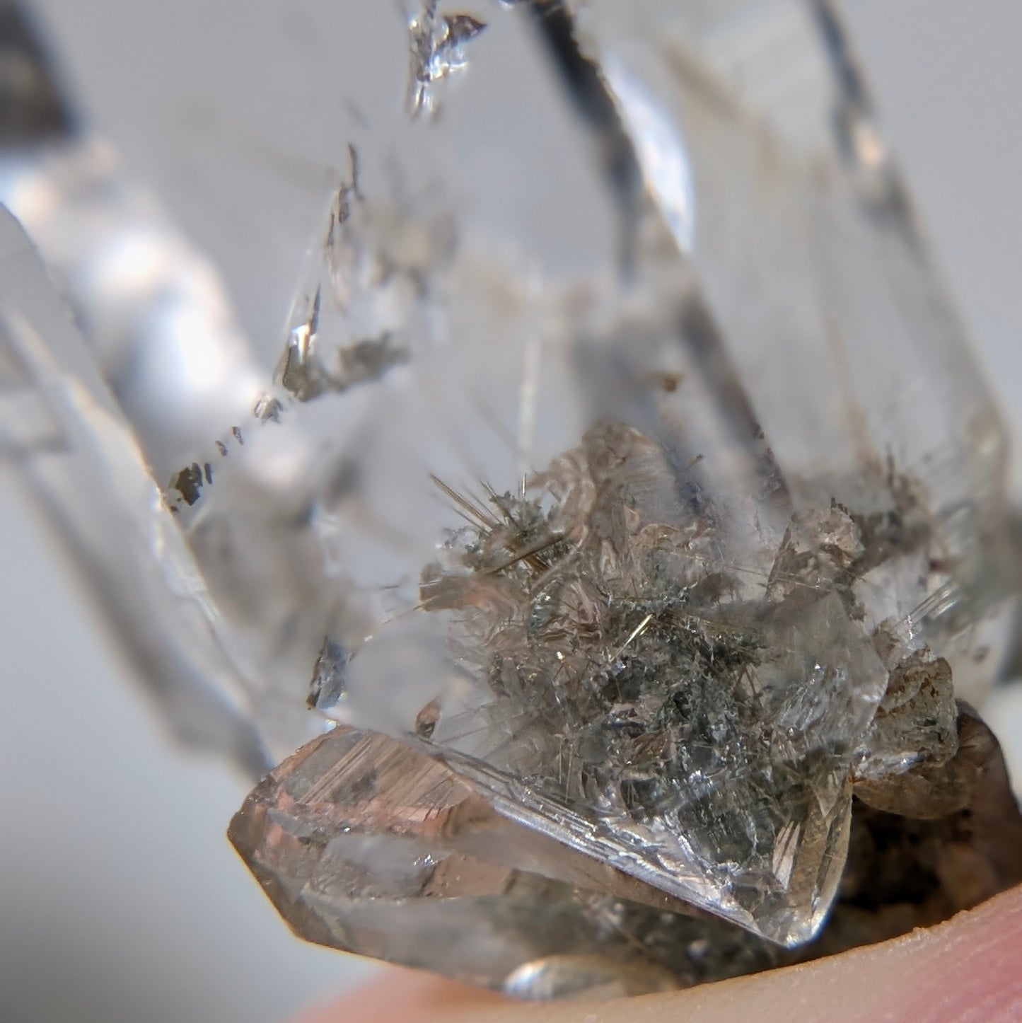 [HQ02] Himalayan Quartz with Golden Rutiles (Self Healed Quartz), India