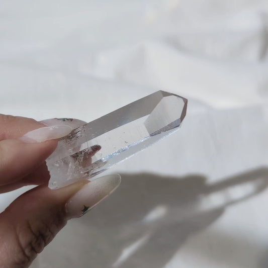 [LE12] High grade Lemurian Seed Quartz with rainbow, Colombia