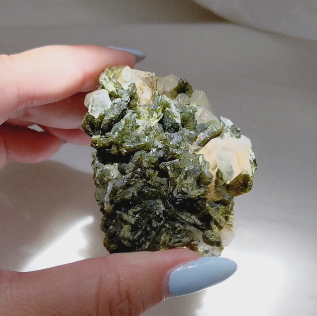 [EP01] Epidote with Clear Quartz 綠簾石水晶共生