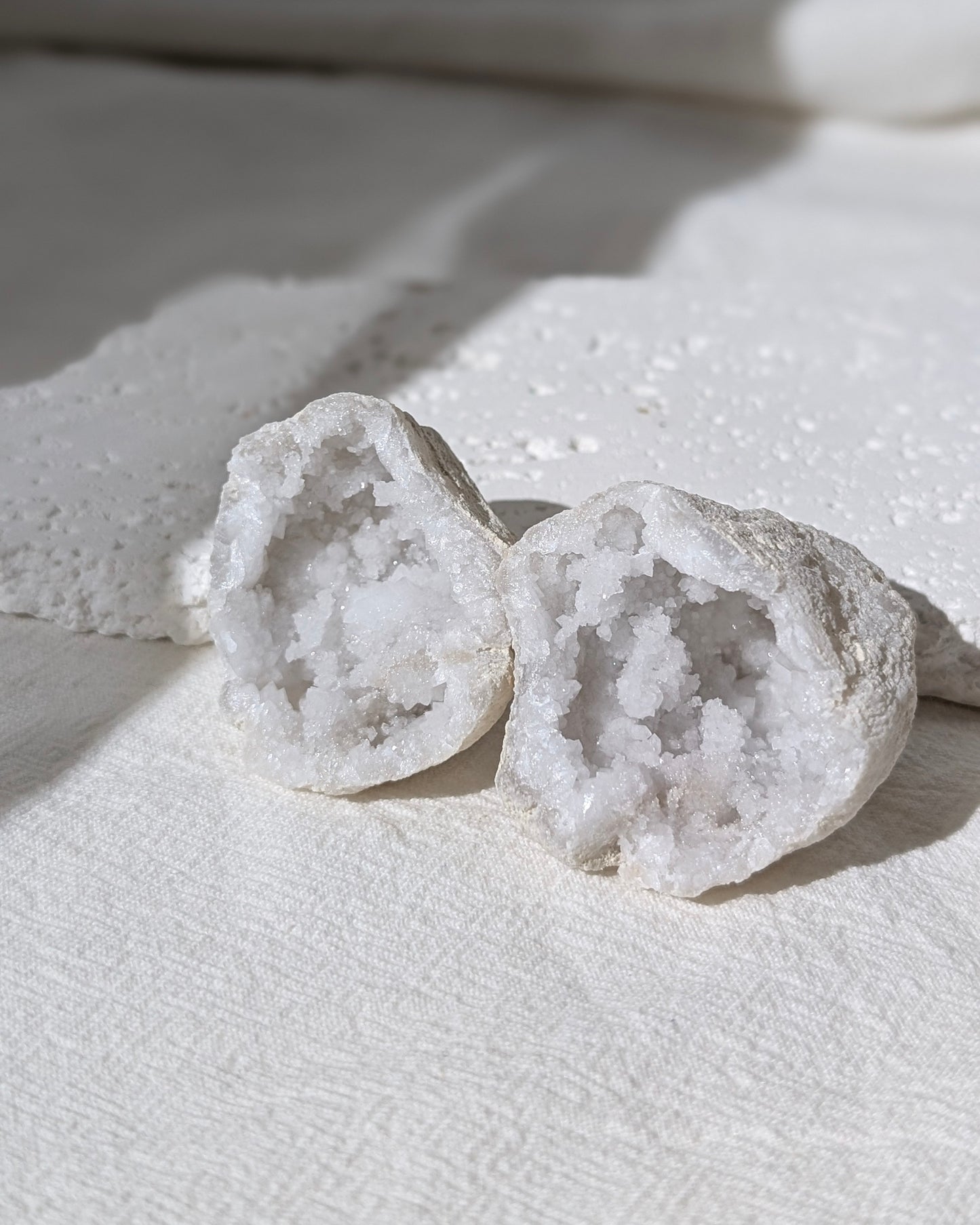 [GE06] Mini Milky Geode, Morocco