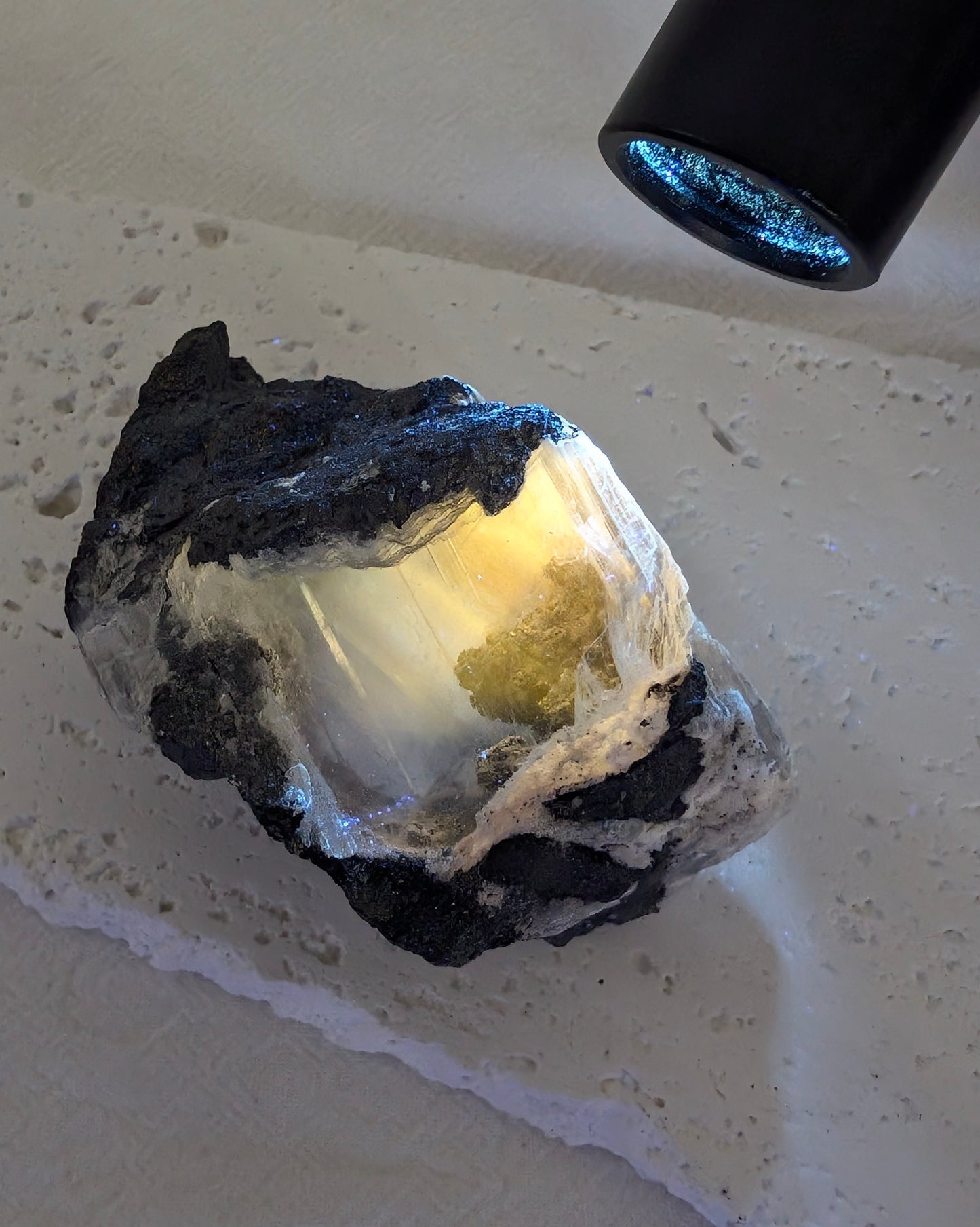 [SE13] Selenite with Galena Chalcopyrite uv reactive 螢光透石膏