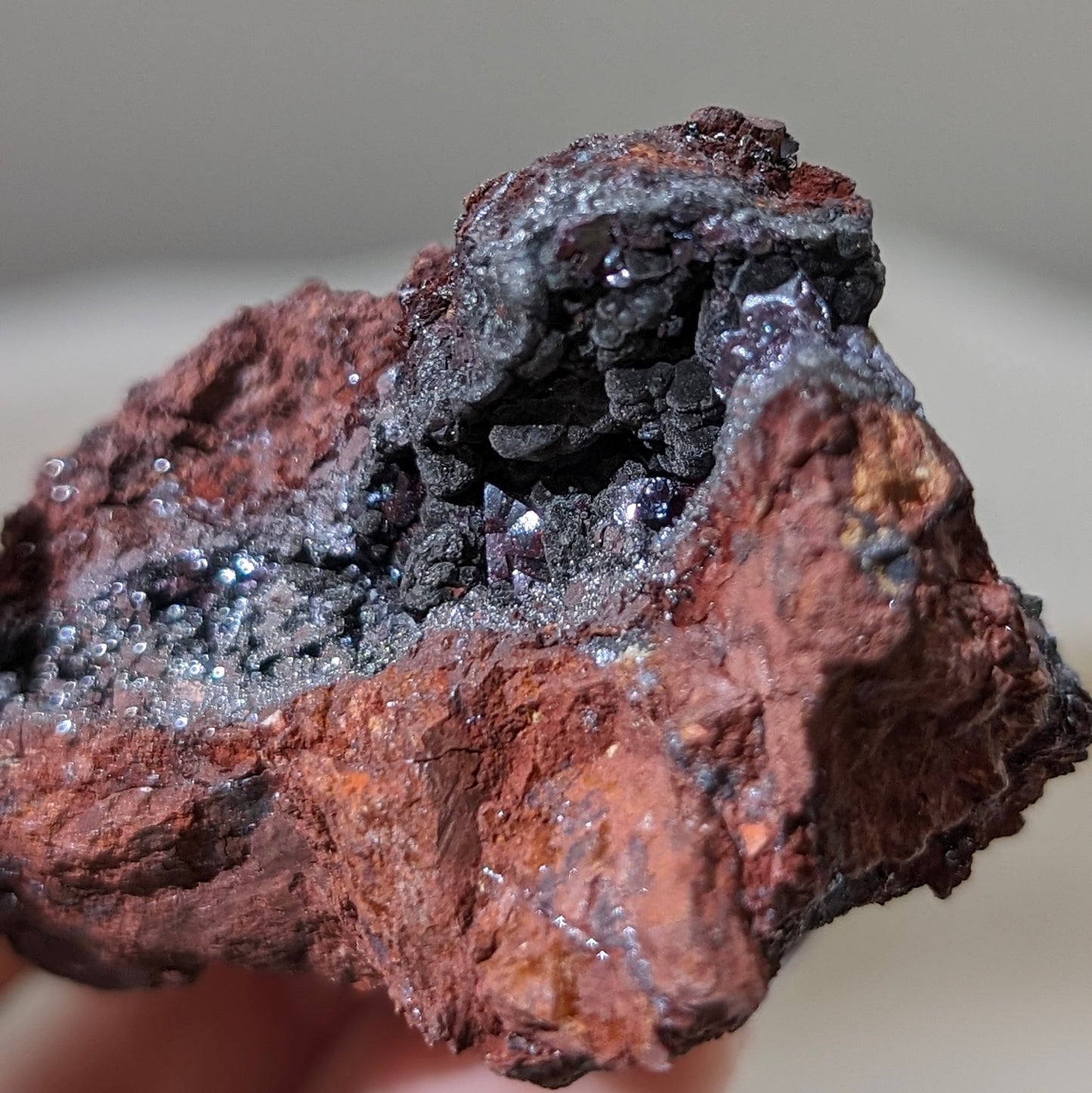 [CU01] Cuprite on Hematite 赤銅礦赤鐵礦