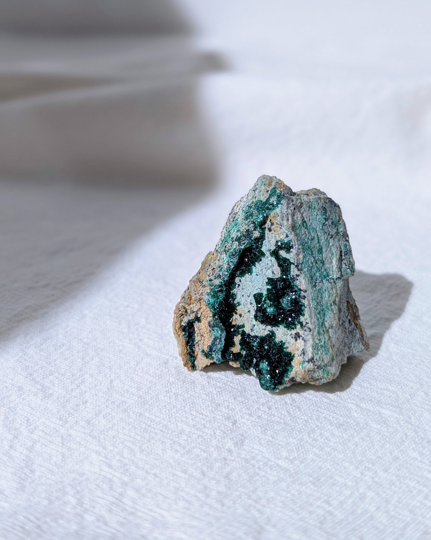 [CY09] Chrysocolla Malachite Dendrite Pyrolusite, Congo 孔雀礦矽孔雀礦軟錳礦共生