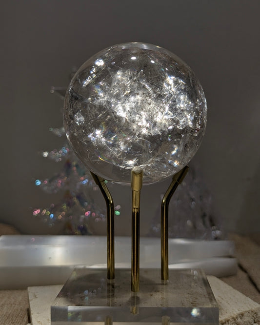 [SPCQ01] Clear Quartz Sphere with rainbow 6+cm (acrylic stand included)