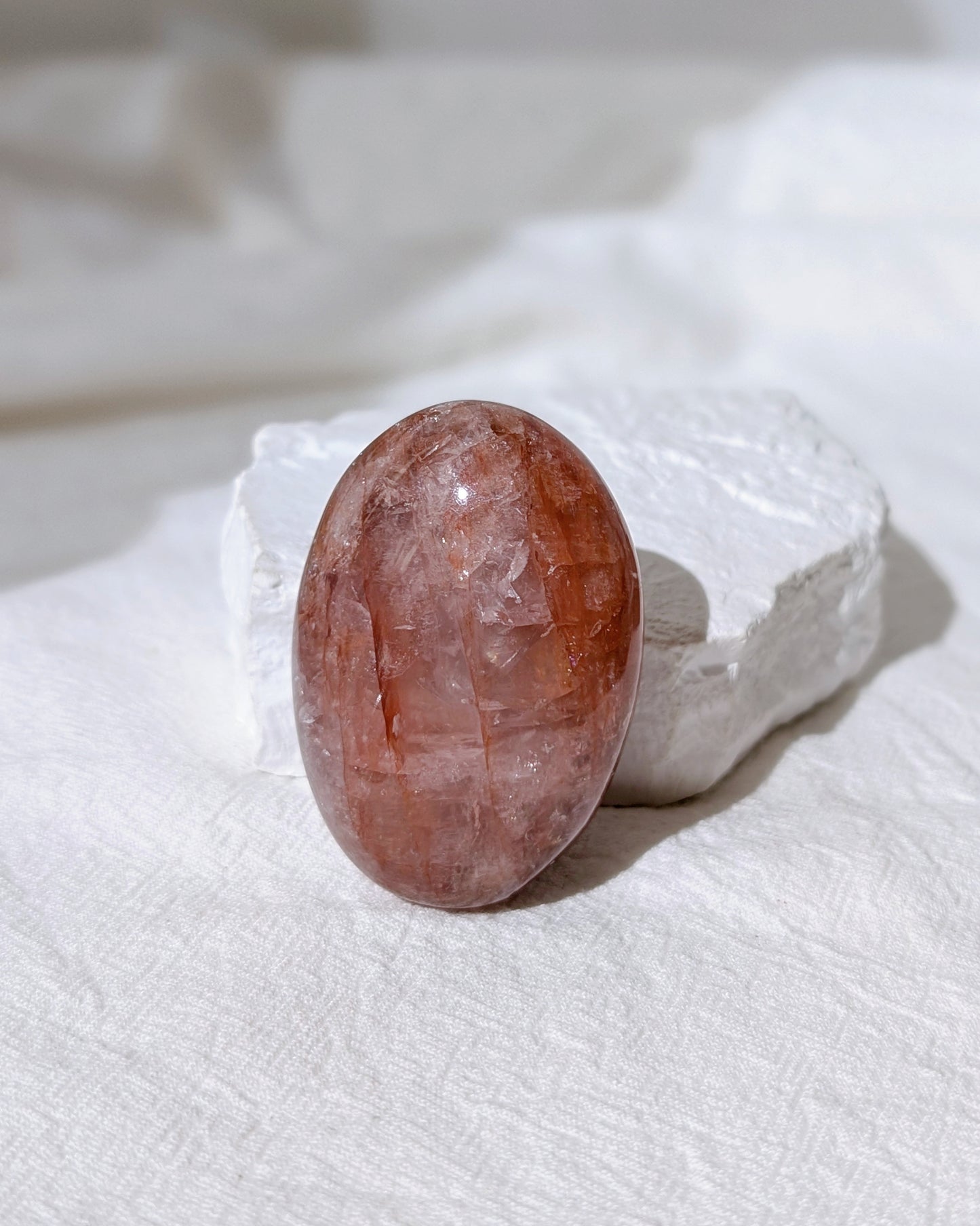 [FI01] Fire Quartz Palm Stone