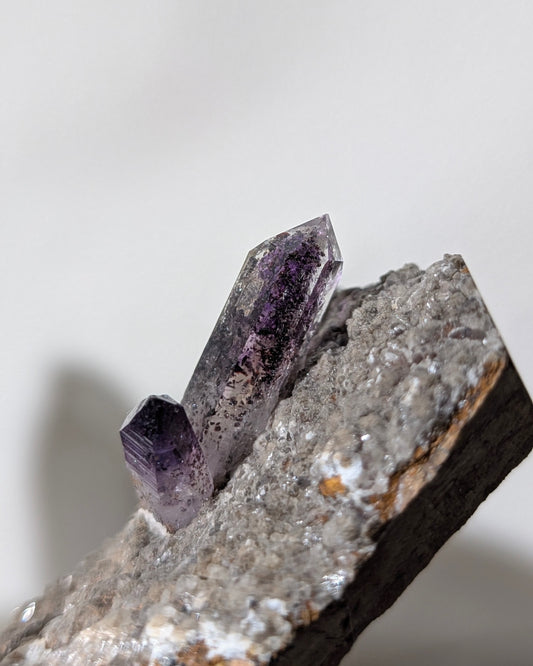 [AM04] Super Seven/Melody Stone on matrix from Namibia 納米比亞超七紫水晶