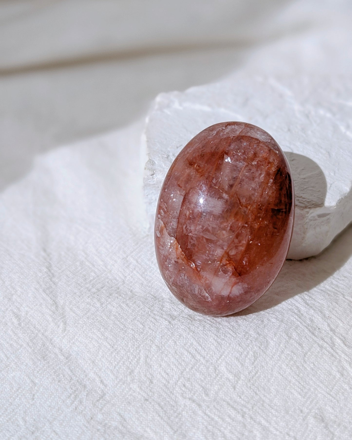 [FI01] Fire Quartz Palm Stone