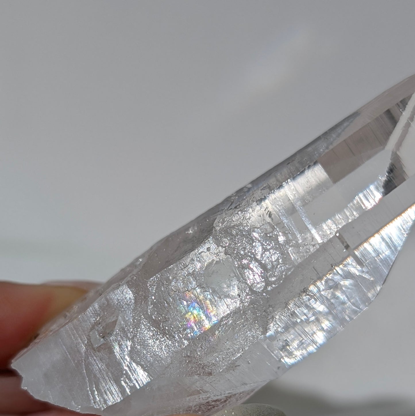 [LE11] High grade Lemurian Seed Quartz with rainbow, Colombia