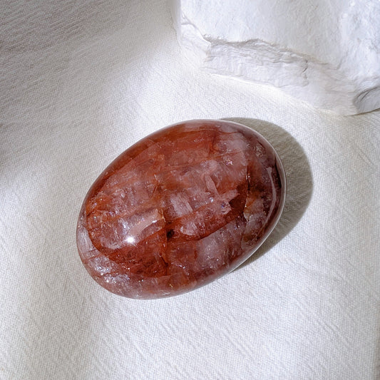 [FI01] Fire Quartz Palm Stone