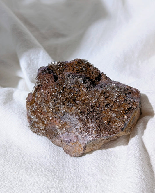 [CR11] Creedite flower on matrix 氟鋁石膏花