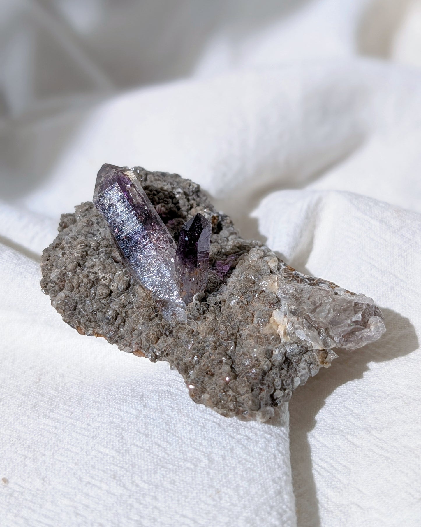 [AM04] Super Seven/Melody Stone on matrix from Namibia 納米比亞超七紫水晶