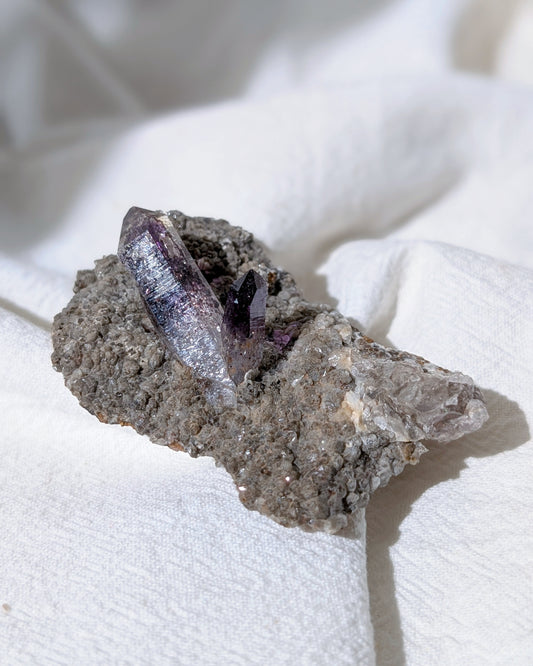 [AM04] Super Seven/Melody Stone on matrix from Namibia 納米比亞超七紫水晶