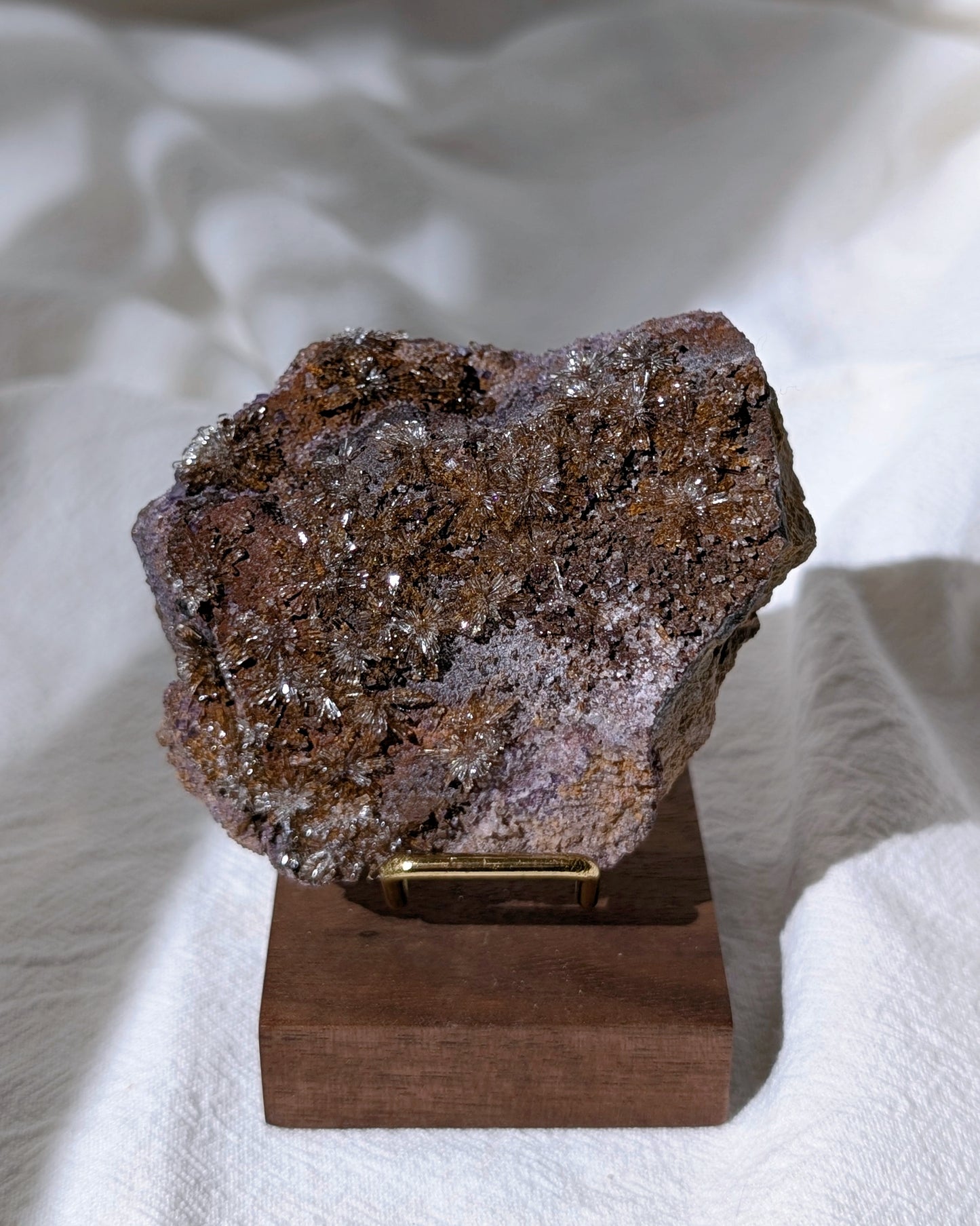 [CR11] Creedite flower on matrix 氟鋁石膏花