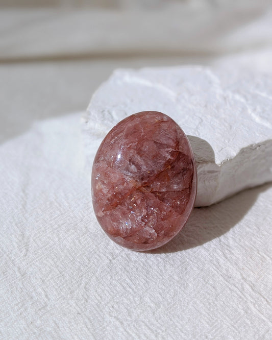 [FI02] Fire Quartz Palm Stone