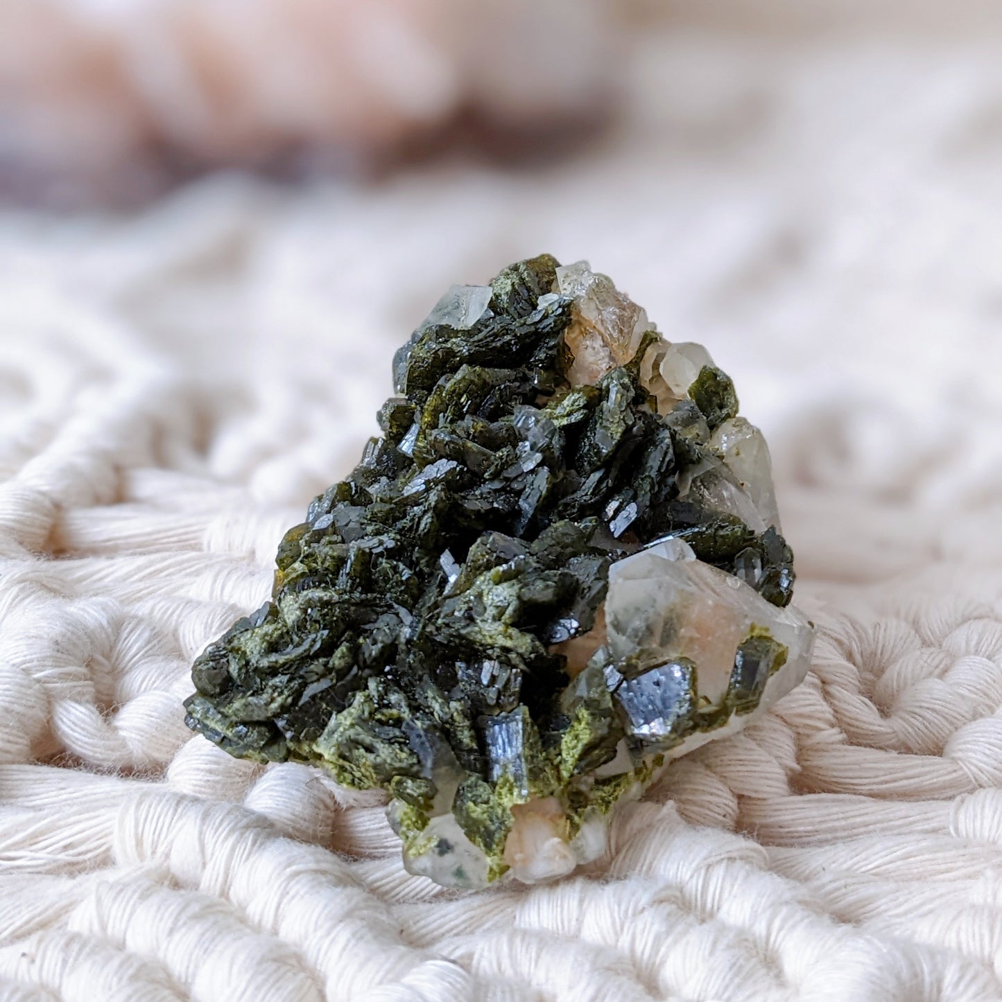 [EP01] Epidote with Clear Quartz 綠簾石水晶共生