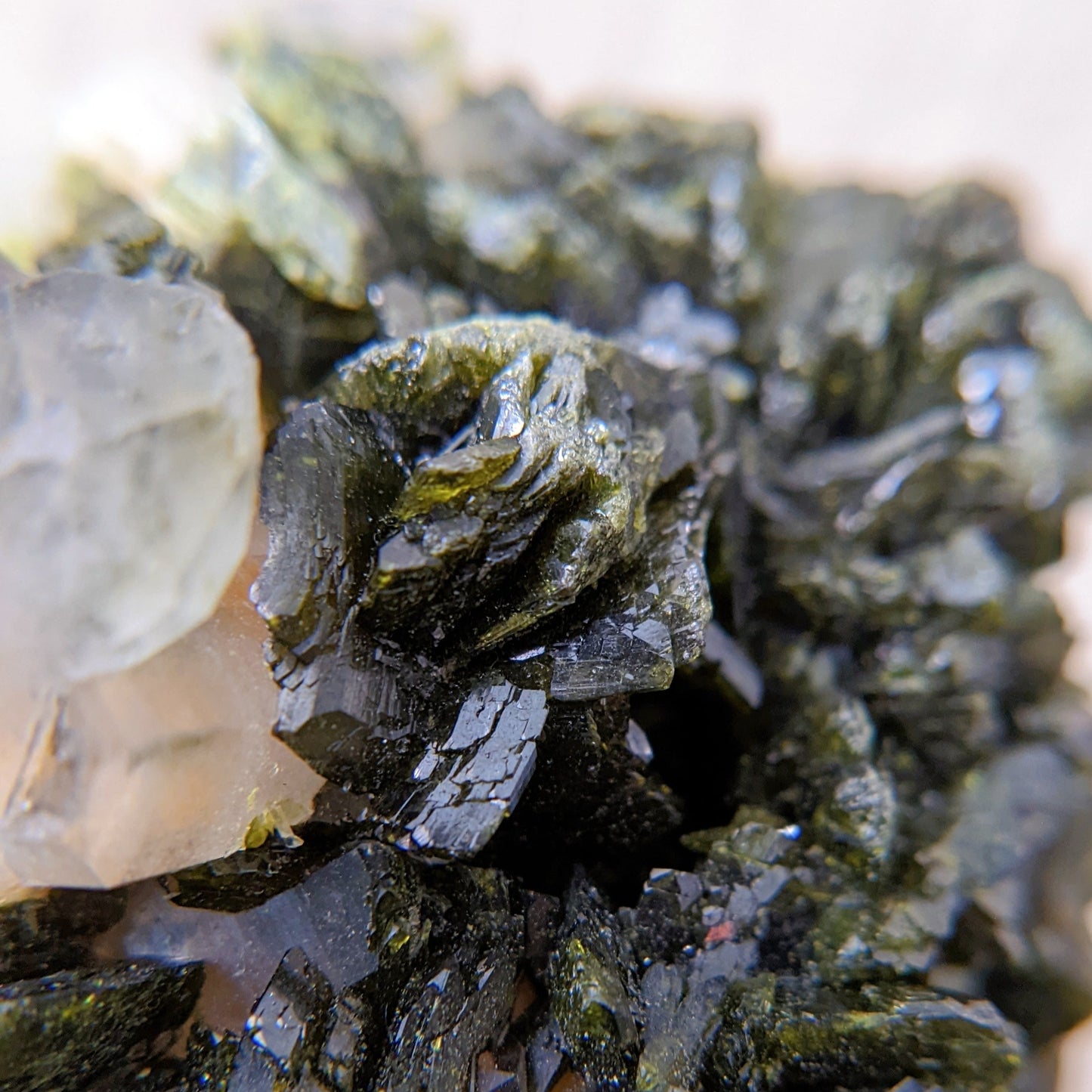 [EP01] Epidote with Clear Quartz 綠簾石水晶共生