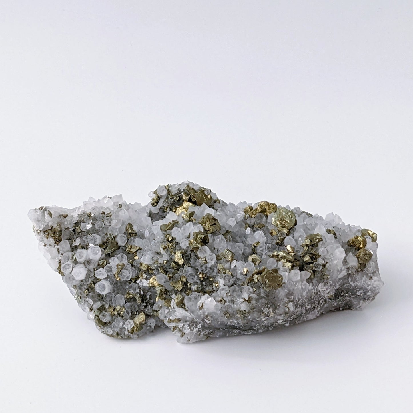 [CH01] Quartz with Chalcopyrite 黃銅礦水晶共生