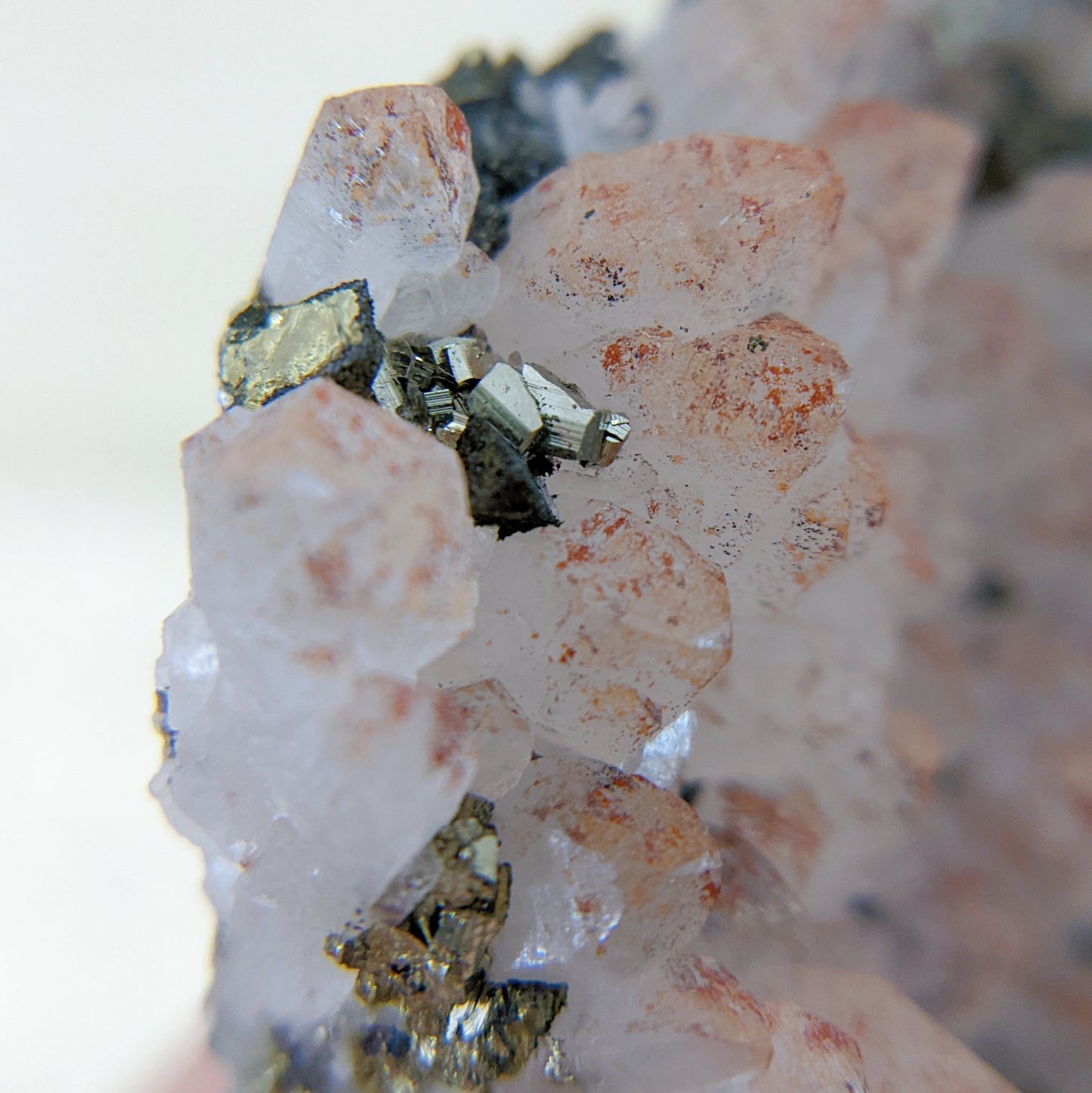 [QZ02] Quartz with Chalcopyrite and Hematite 黃銅礦赤鐵水晶共生