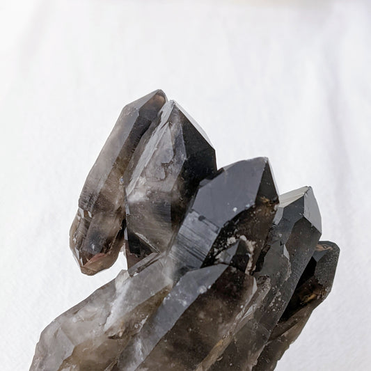 [SK01] Self-healed Smoky Quartz 自我療癒雙尖深色茶晶簇