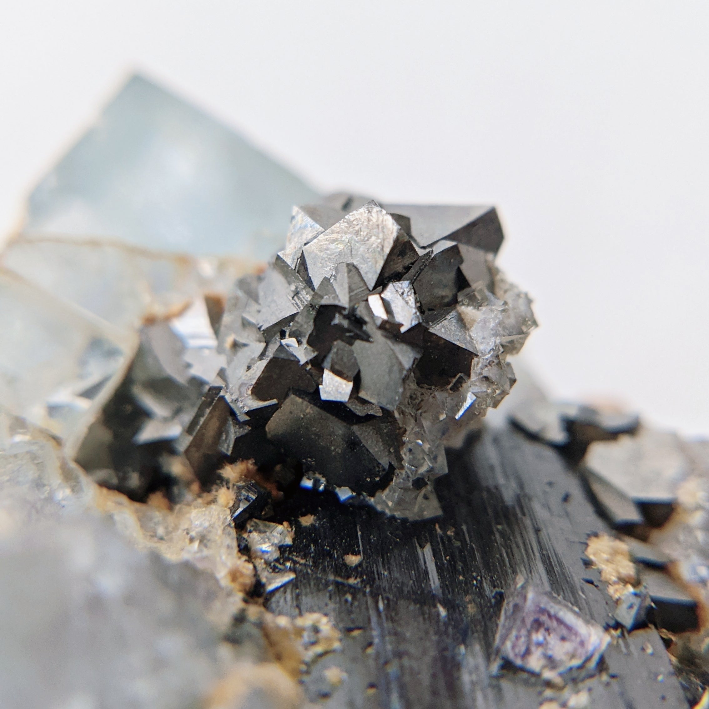 FL14] Blue Fluorite with Clear Quartz+ Wolframite + FeAsS 瑤崗仙藍