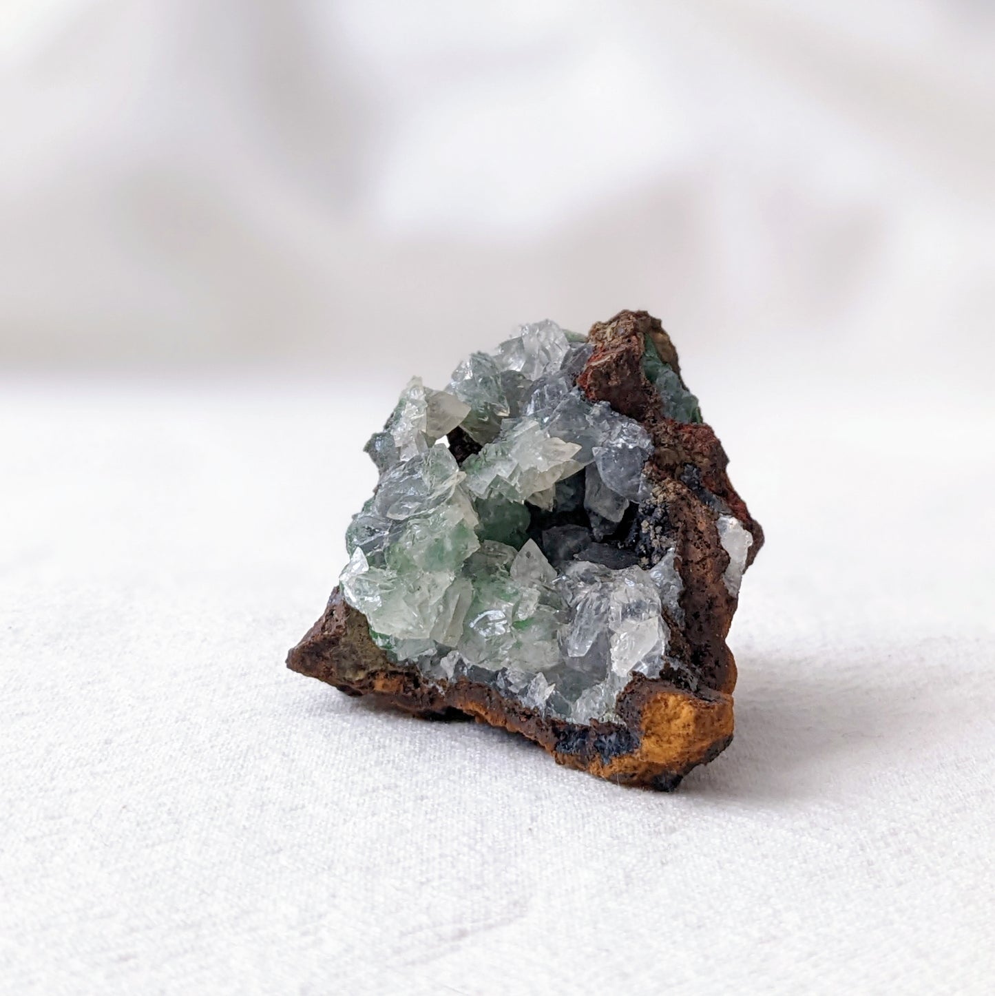 [CN07] Conichalcite in Calcite (uv reactive) 墨西哥方解石砷銅鈣石