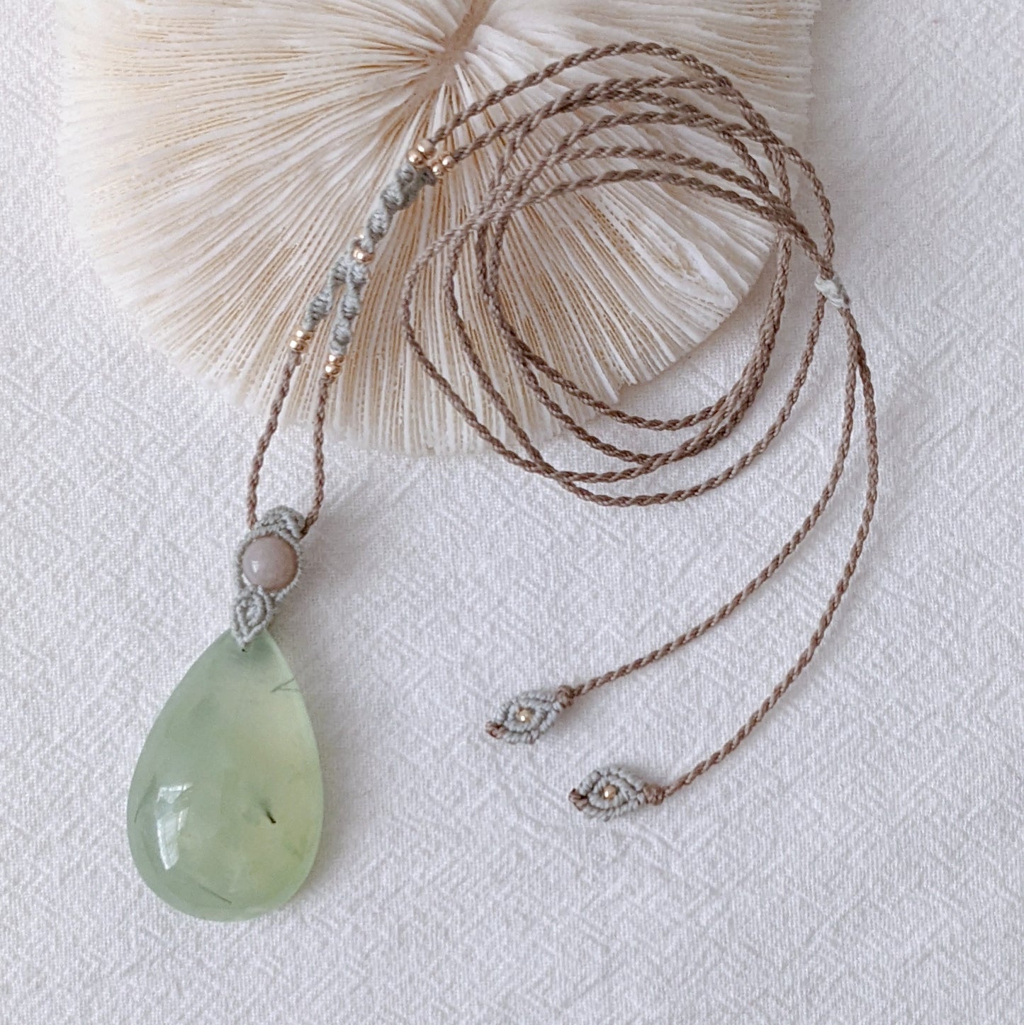 [MMPR01] Prehnite Pendant Macrame Long Necklace 葡萄石吊咀編織長頸鍊