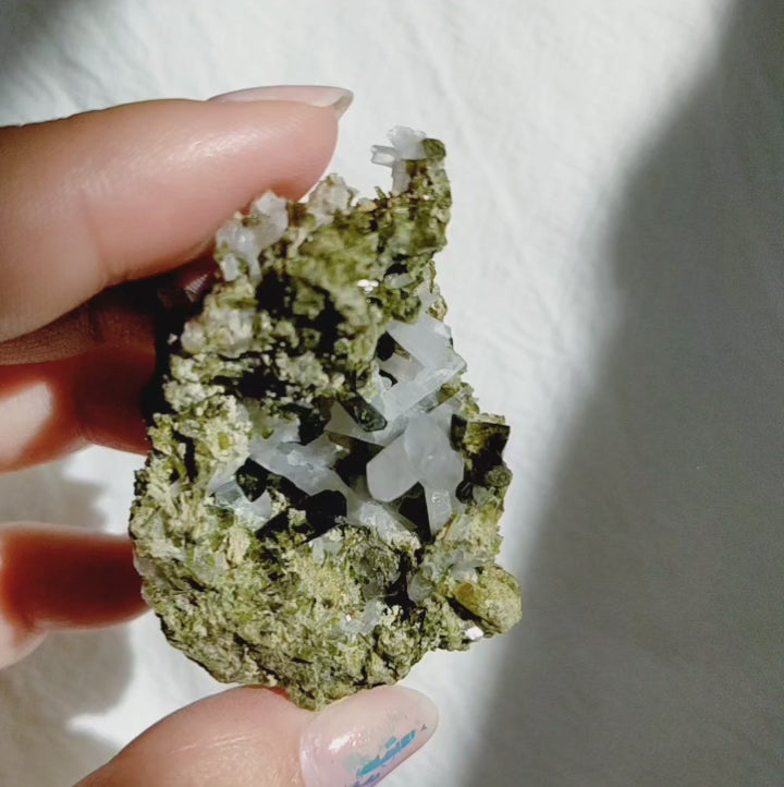 [EP02] Epidote with Quartz 秘魯綠簾石白水晶共生