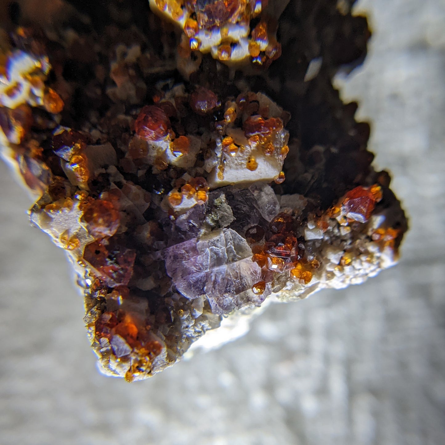 [GS05] Smoky Quartz with Garnet Fluorite Hyalite 福建煙晶石榴石共生螢石玉滴石