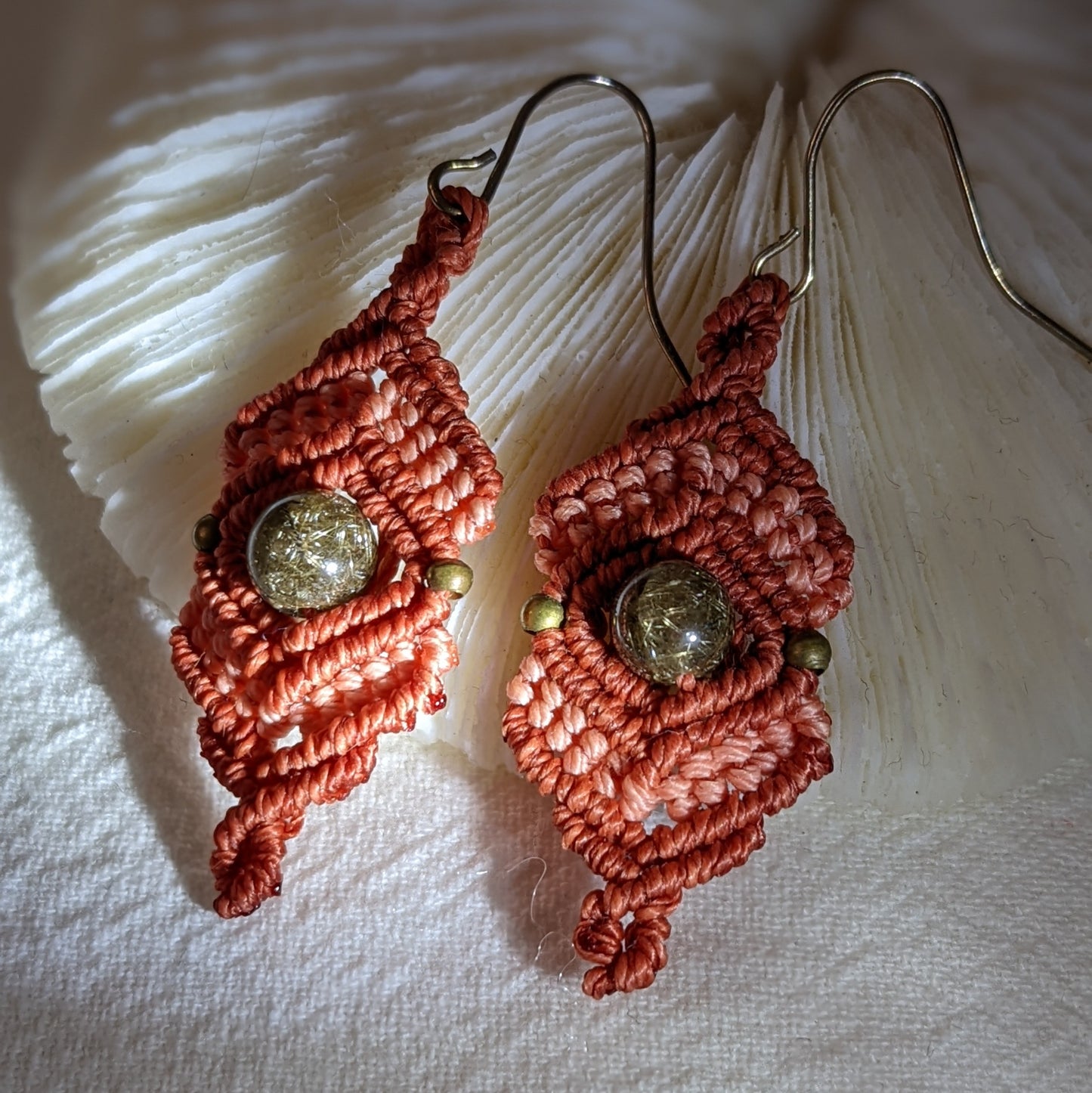 [MERU01] Golden Rutilated Quartz Macrame Earrings 金髮晶編織耳環